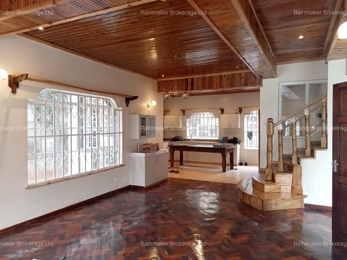 4 Bed House with En Suite in Spring Valley - 9