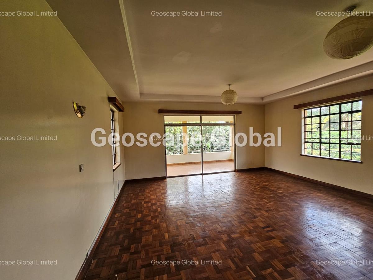 5 Bed House with En Suite in Runda - 4