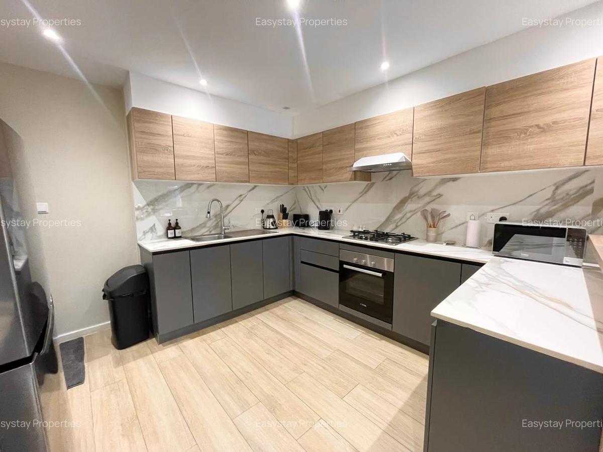 Serviced 2 Bed Apartment with En Suite in Riverside - 5