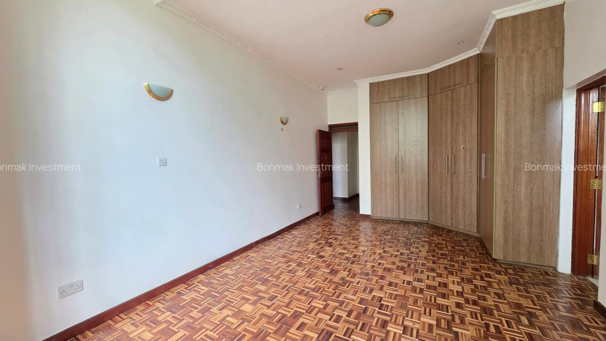 5 Bed Townhouse with En Suite at Old Kitusuru - 16