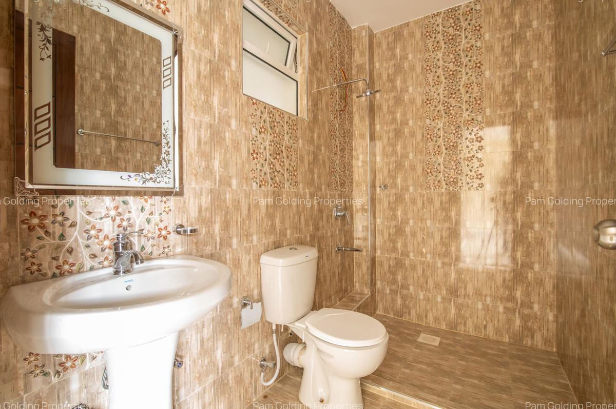 4 Bed Apartment with En Suite at 4Th Parklands - 15