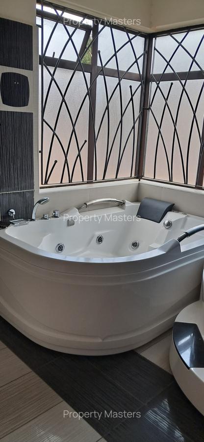 3 Bed Apartment with En Suite at Rose Avenue - 17