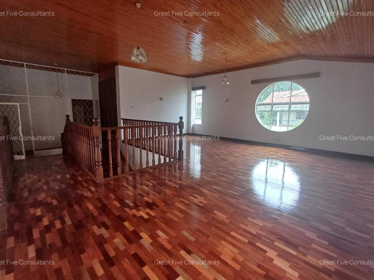 5 Bed Villa with En Suite in Runda - 8