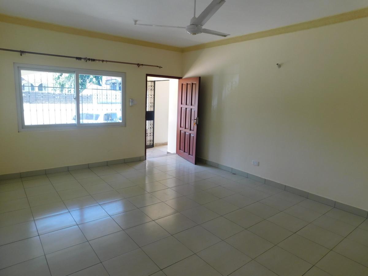 3 Bed Apartment with En Suite in Nyali Area - 18