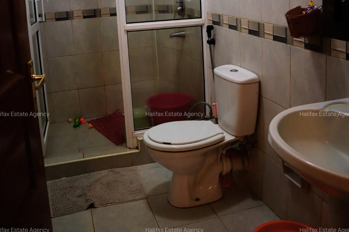 3 Bed Apartment with Borehole in Parklands - 10