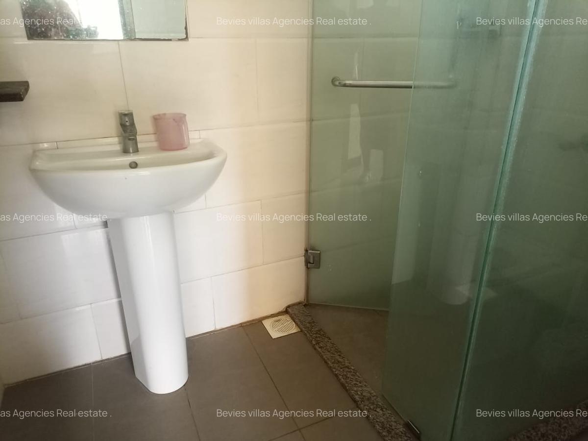 2 Bed Apartment with En Suite at Parklands - 13