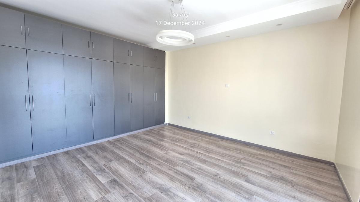 4 Bed Apartment with En Suite at Othaya Road - 9