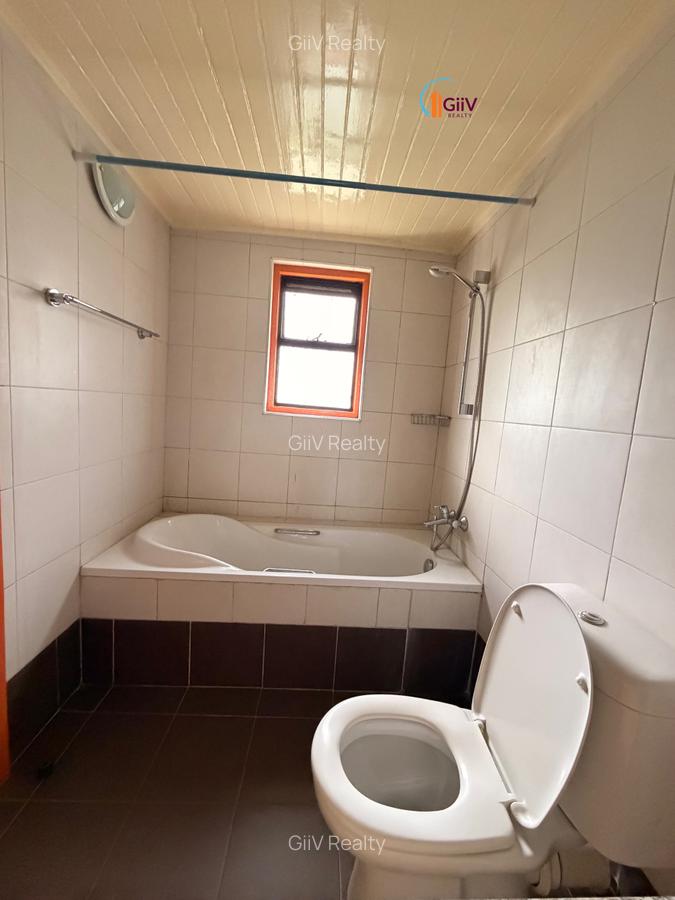 4 Bed Apartment with En Suite in Riverside - 8