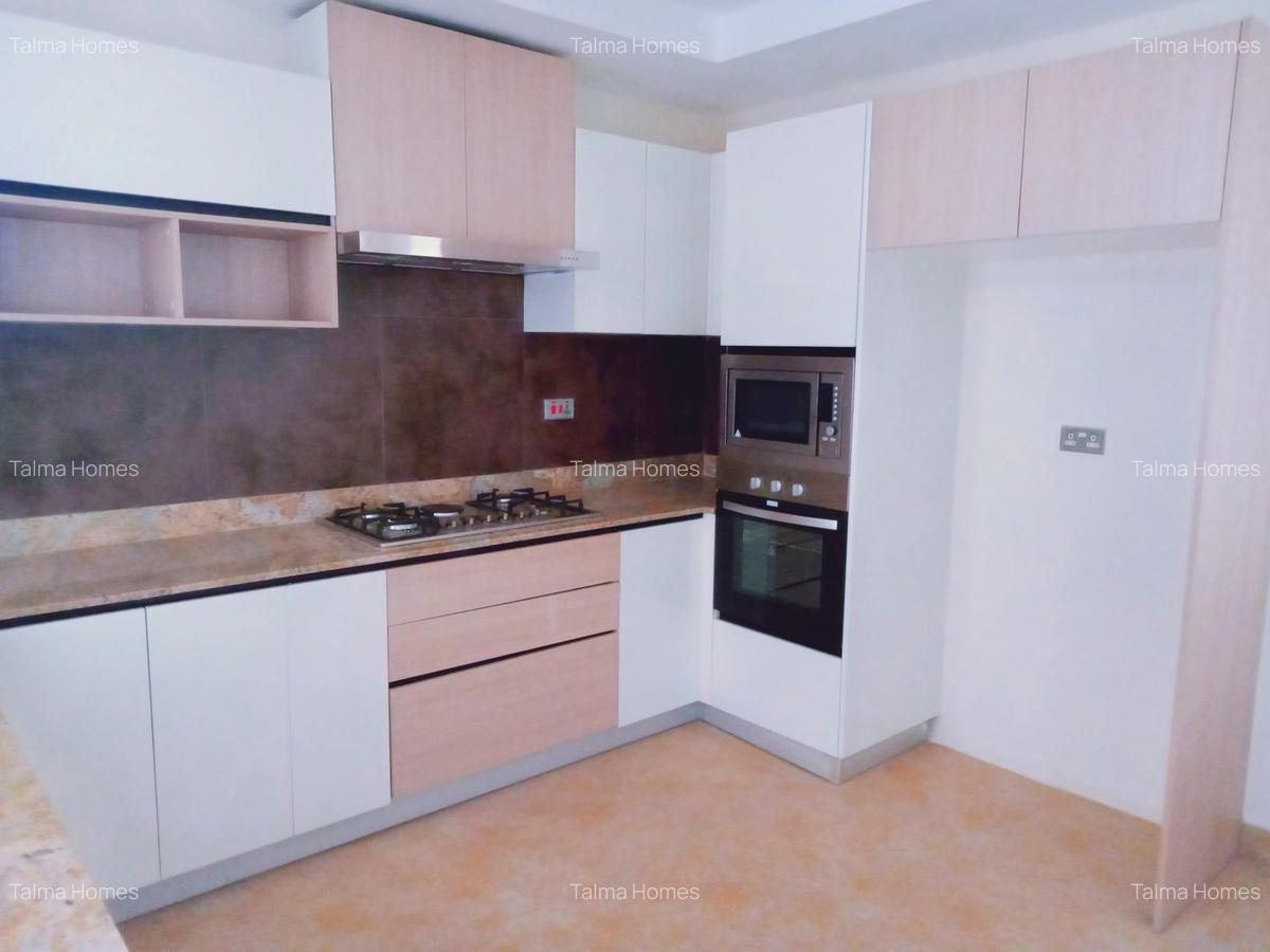 3 Bed Apartment with En Suite at Off Riverside Drive - 7