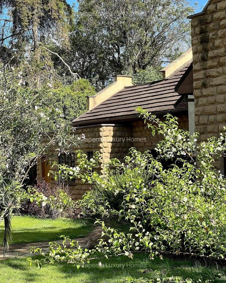 5 Bed House with En Suite at Hardy Area - 2