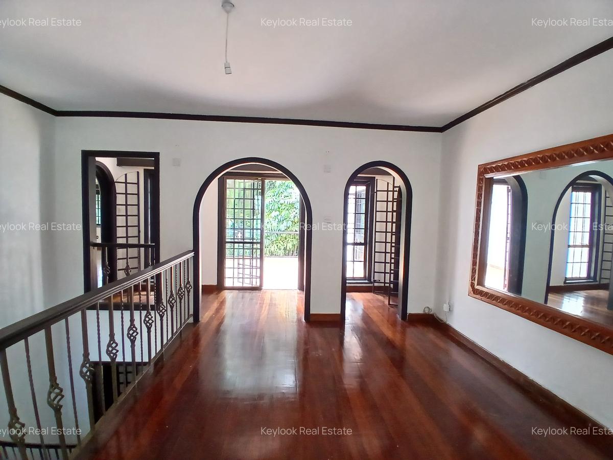 4 Bed Townhouse with En Suite at Riverside Drive - 13