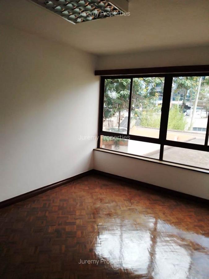 3 Bed Apartment with En Suite in Westlands Area - 8