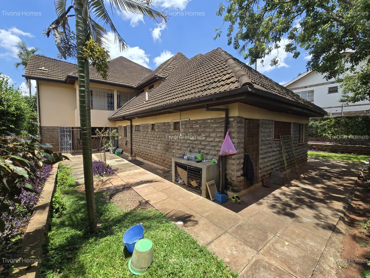 5 Bed House with En Suite in Runda - 18