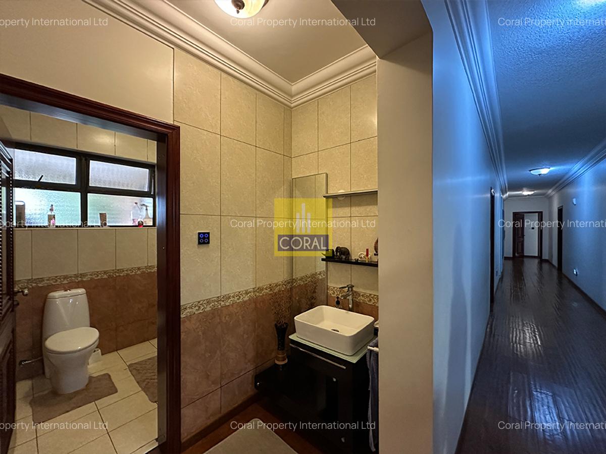 5 Bed Apartment in Rhapta Road - 17