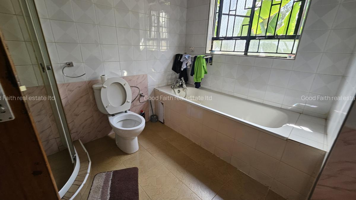 5 Bed House with En Suite in Runda - 17