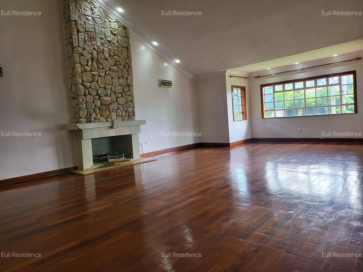 4 Bed House with En Suite at Mimosa Close - 8