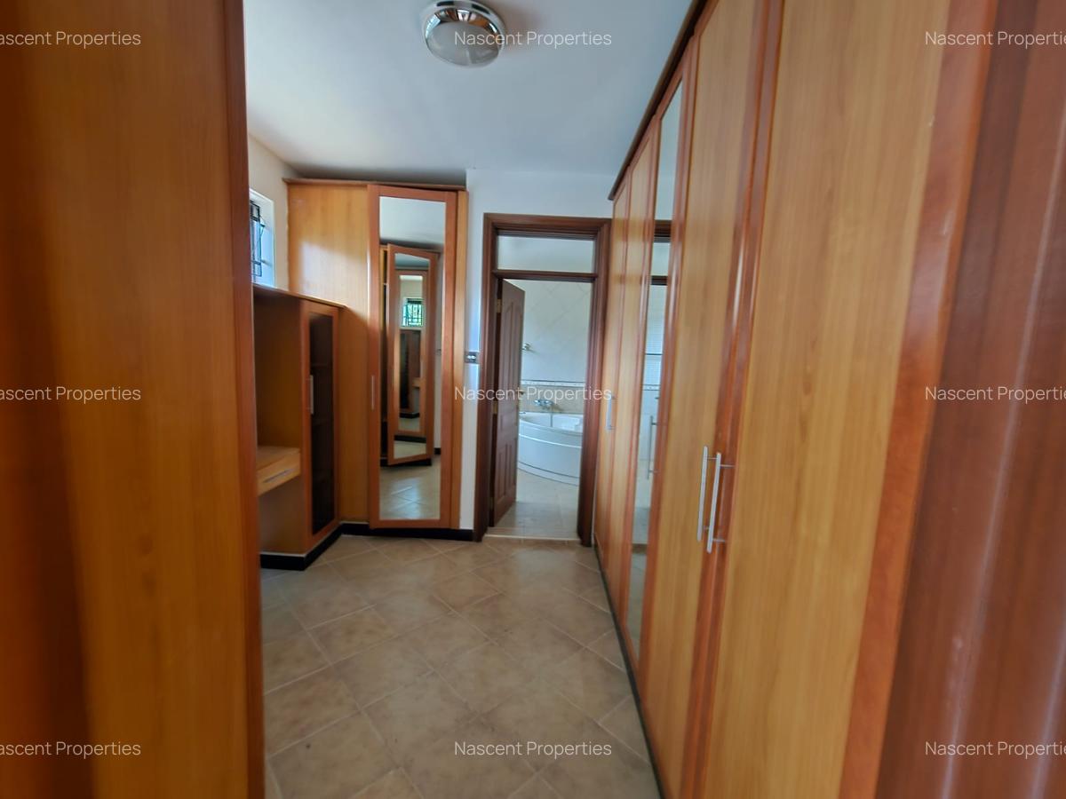 4 Bed Townhouse with En Suite in Spring Valley - 5