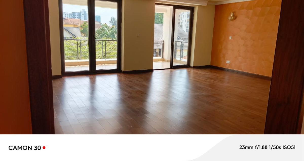 5 Bed Townhouse with En Suite in Lavington - 17