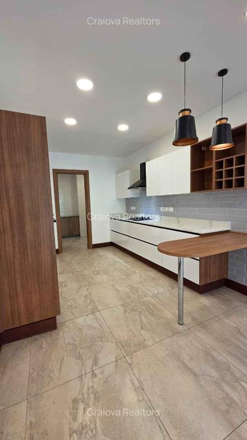 2 Bed Apartment with En Suite at City Drive - 4