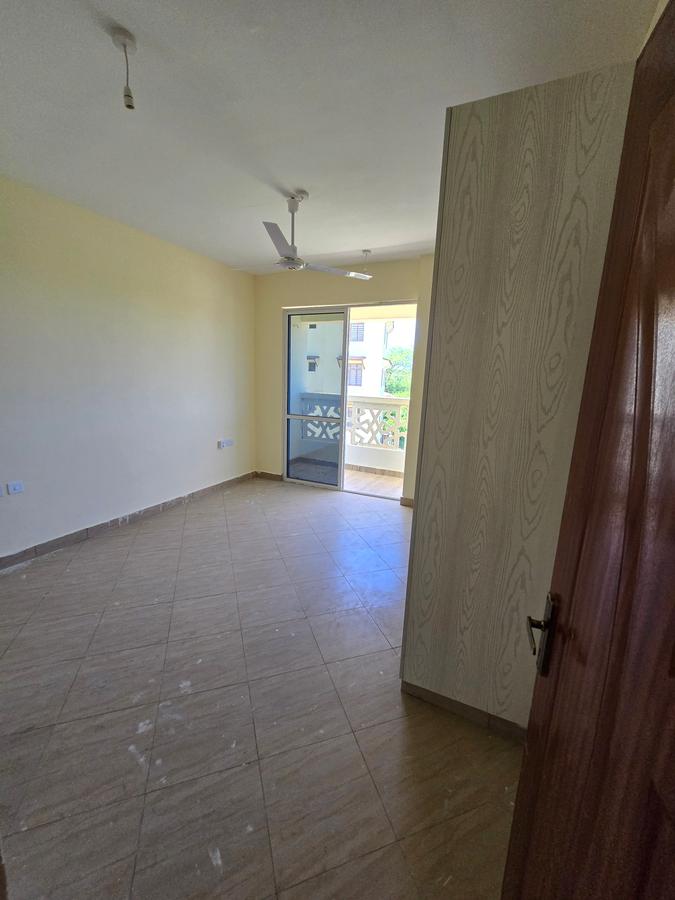 2 Bed Apartment with En Suite at Mtambo - 18