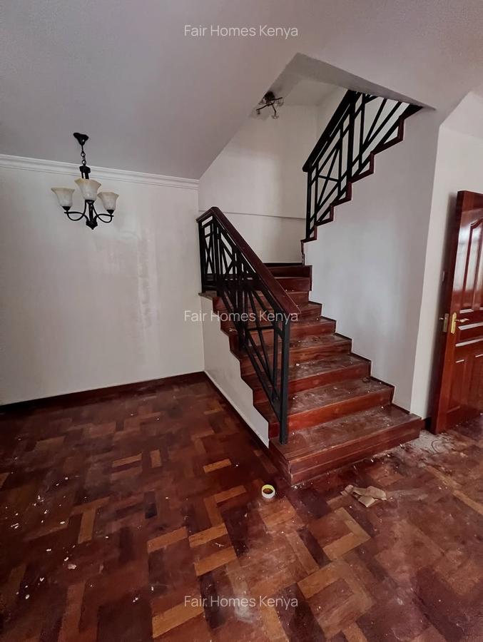 4 Bed Townhouse with En Suite at Valley Arcade - 5