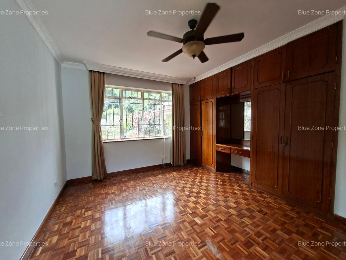 4 Bed House with En Suite at Off Mimosa Rd - 18