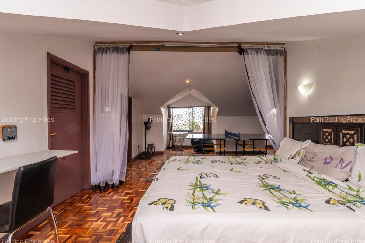 4 Bed Apartment with En Suite at Off East Church Road - 9