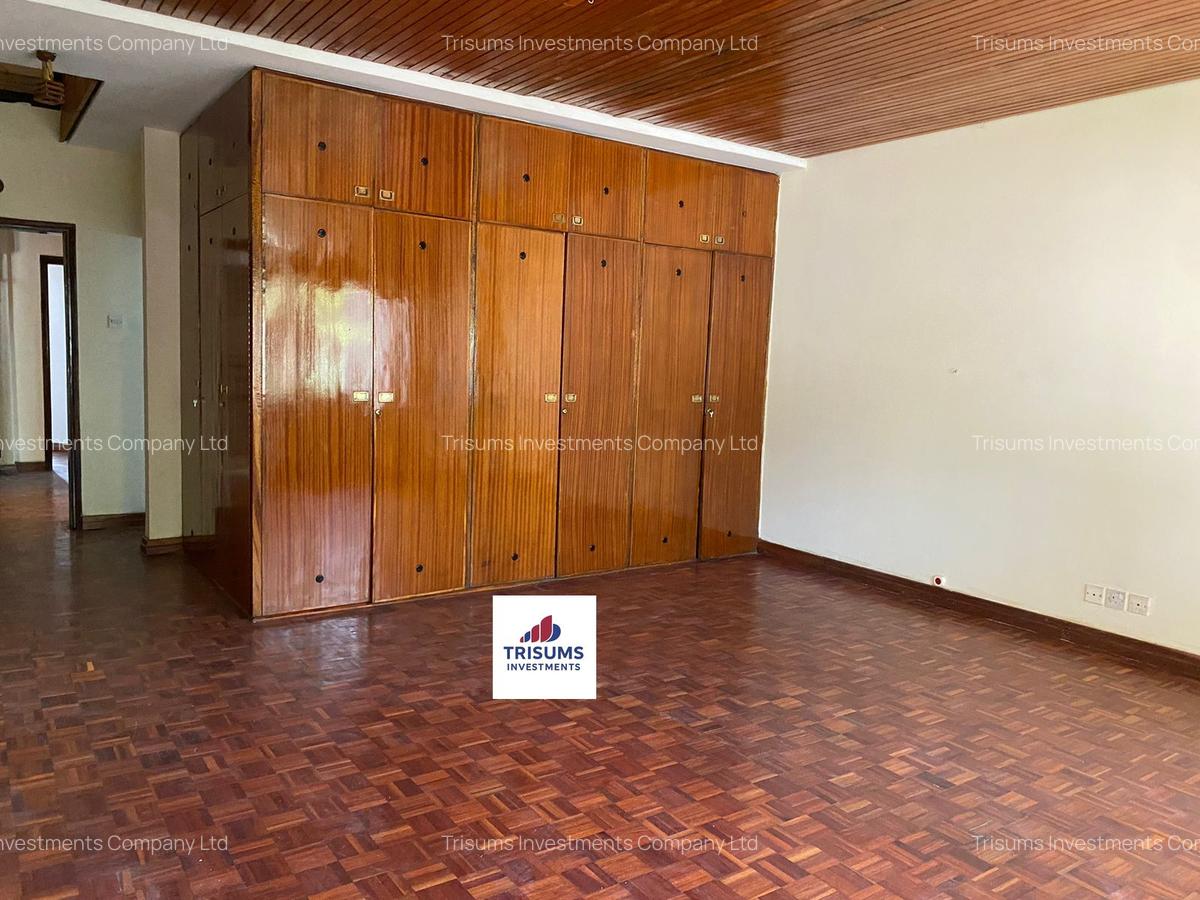 5 Bed Villa with En Suite at Prp7+494 - 9