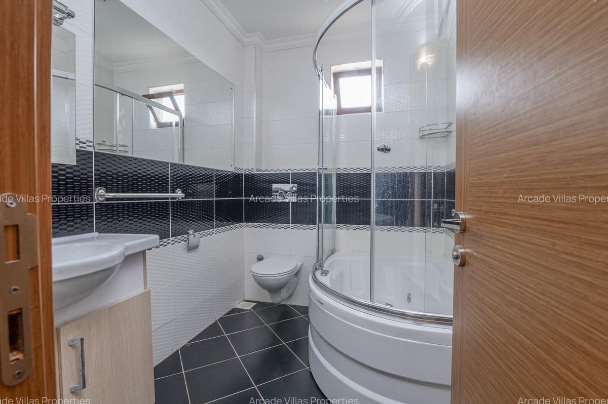 3 Bed Apartment with En Suite in Kileleshwa - 10