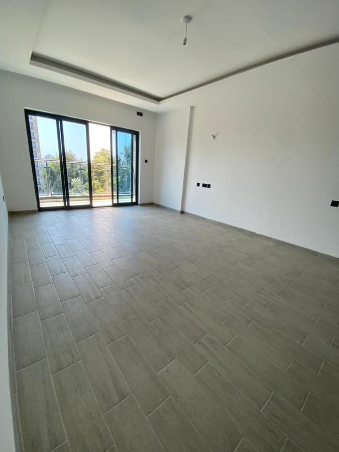 3 Bed Apartment with En Suite at Lavington - 8