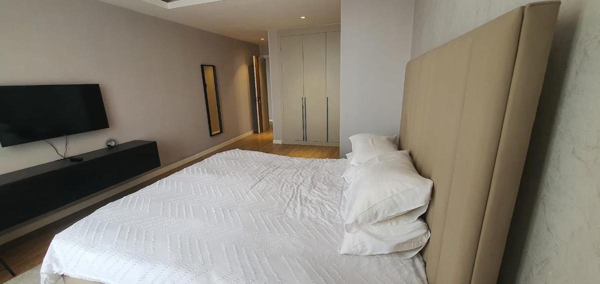 Serviced 2 Bed Apartment with En Suite at Brookside - 18