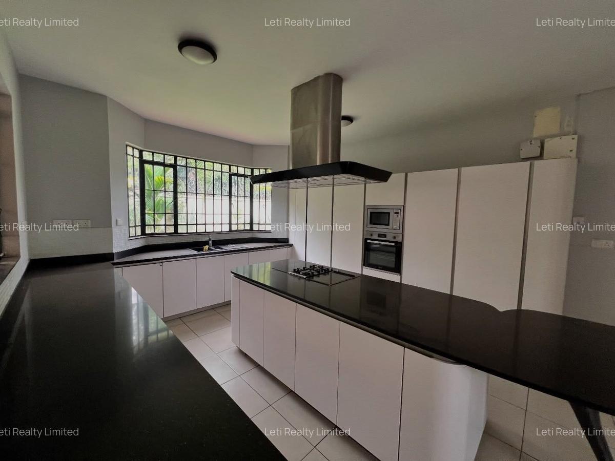 5 Bed Townhouse with En Suite in Lavington - 9