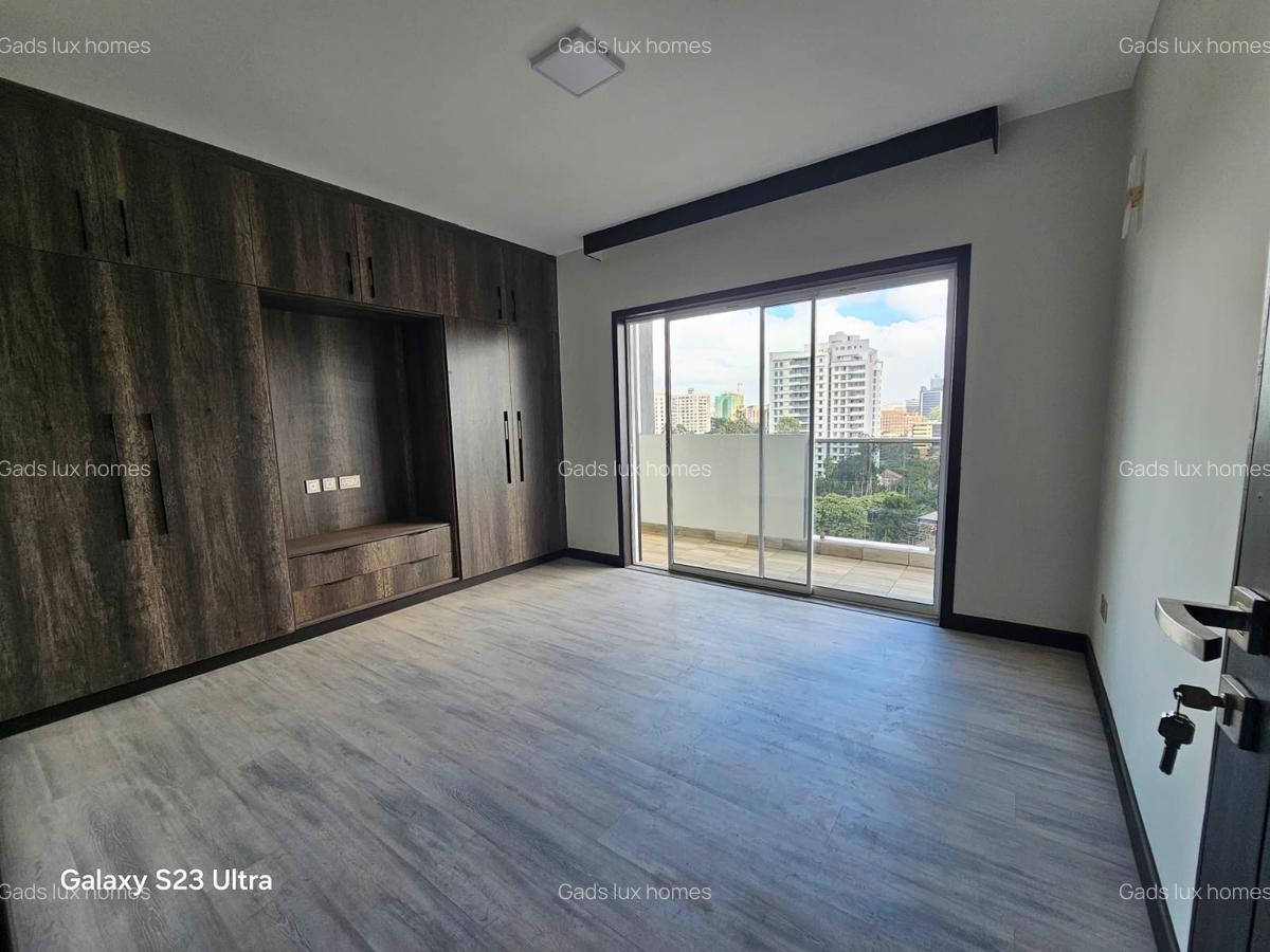 2 Bed Apartment with En Suite at Riverside - 11