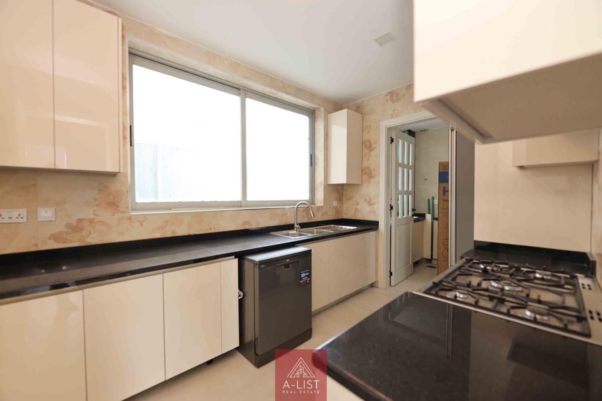 4 Bed Apartment with En Suite at General Mathenge - 3