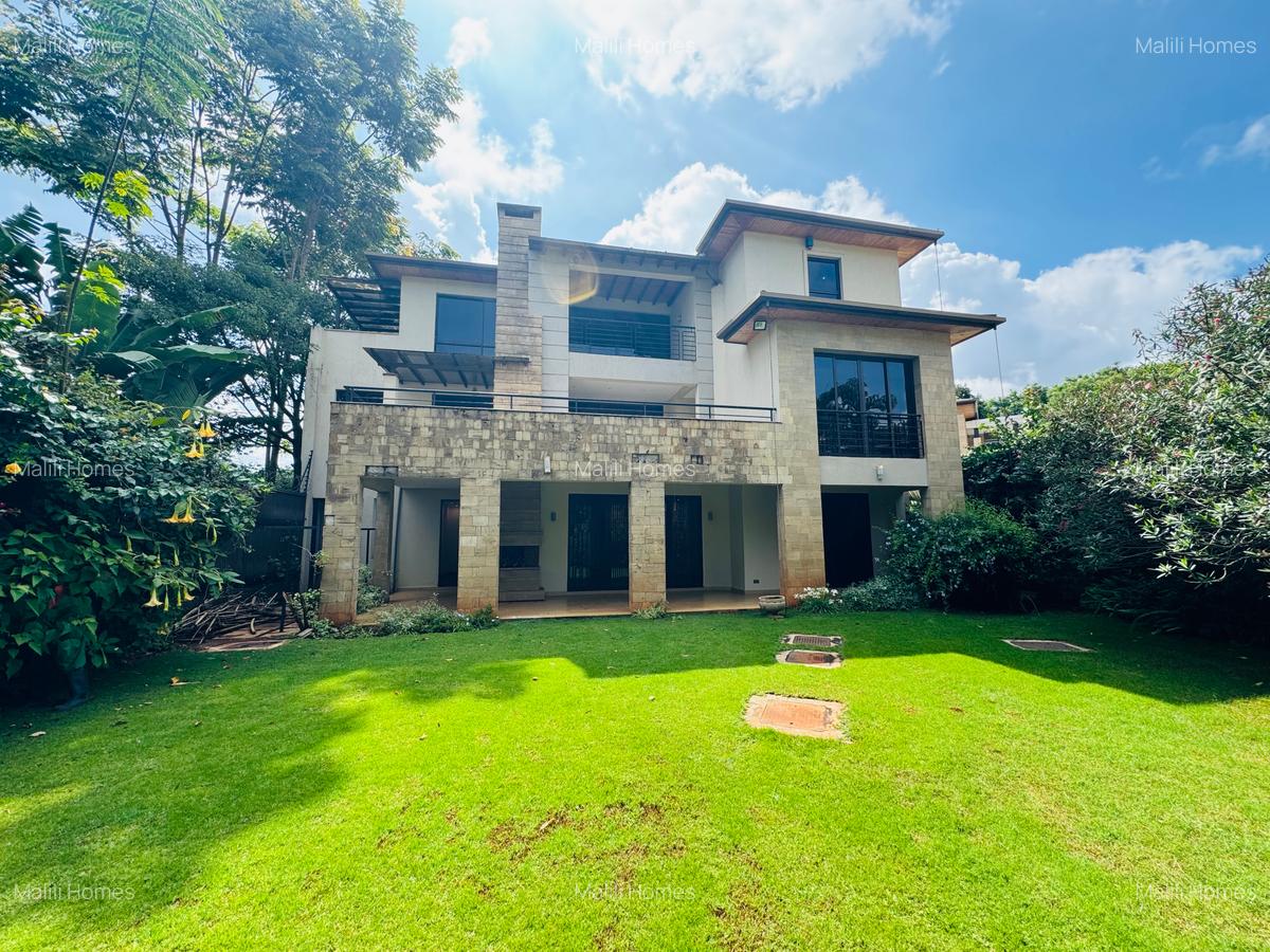 5 Bed Townhouse with En Suite in Lavington - 1