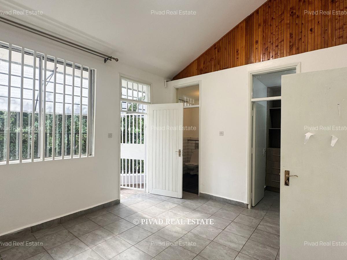 5 Bed House with Garden in Nyari - 4