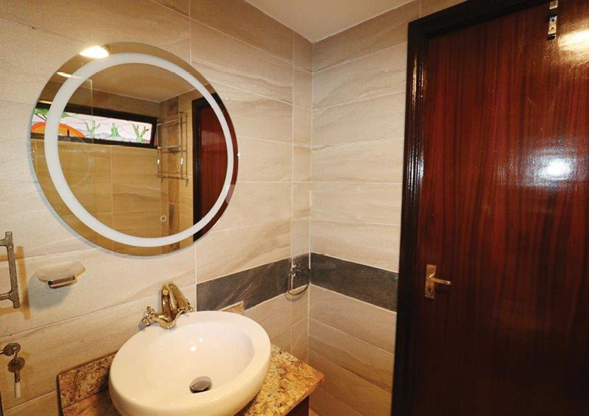 3 Bed Apartment with En Suite at Rhapta Road - 4