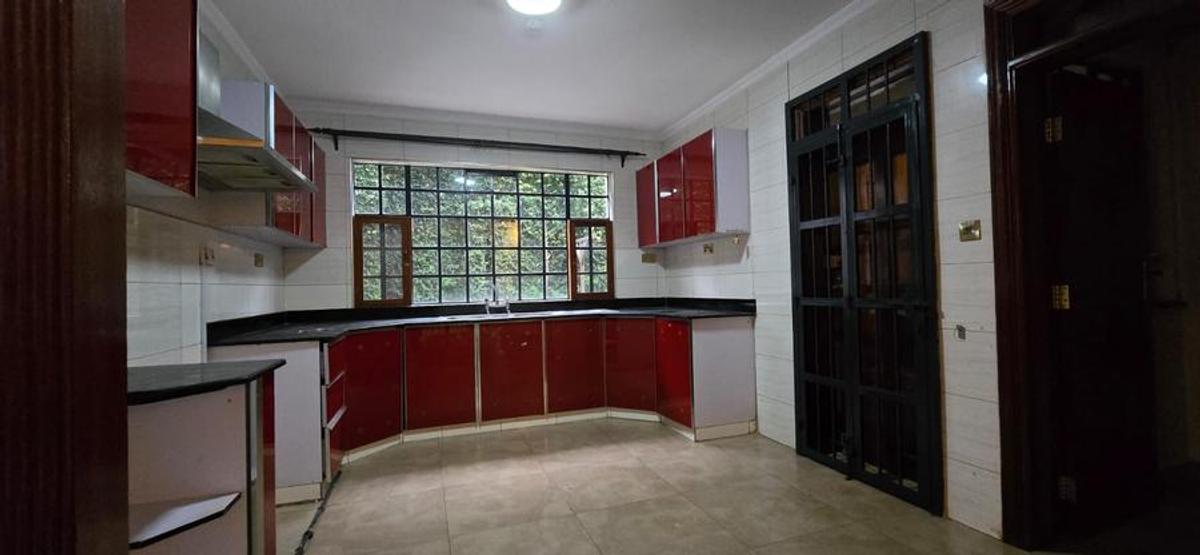 4 Bed Townhouse with En Suite in Kiambu Road - 4