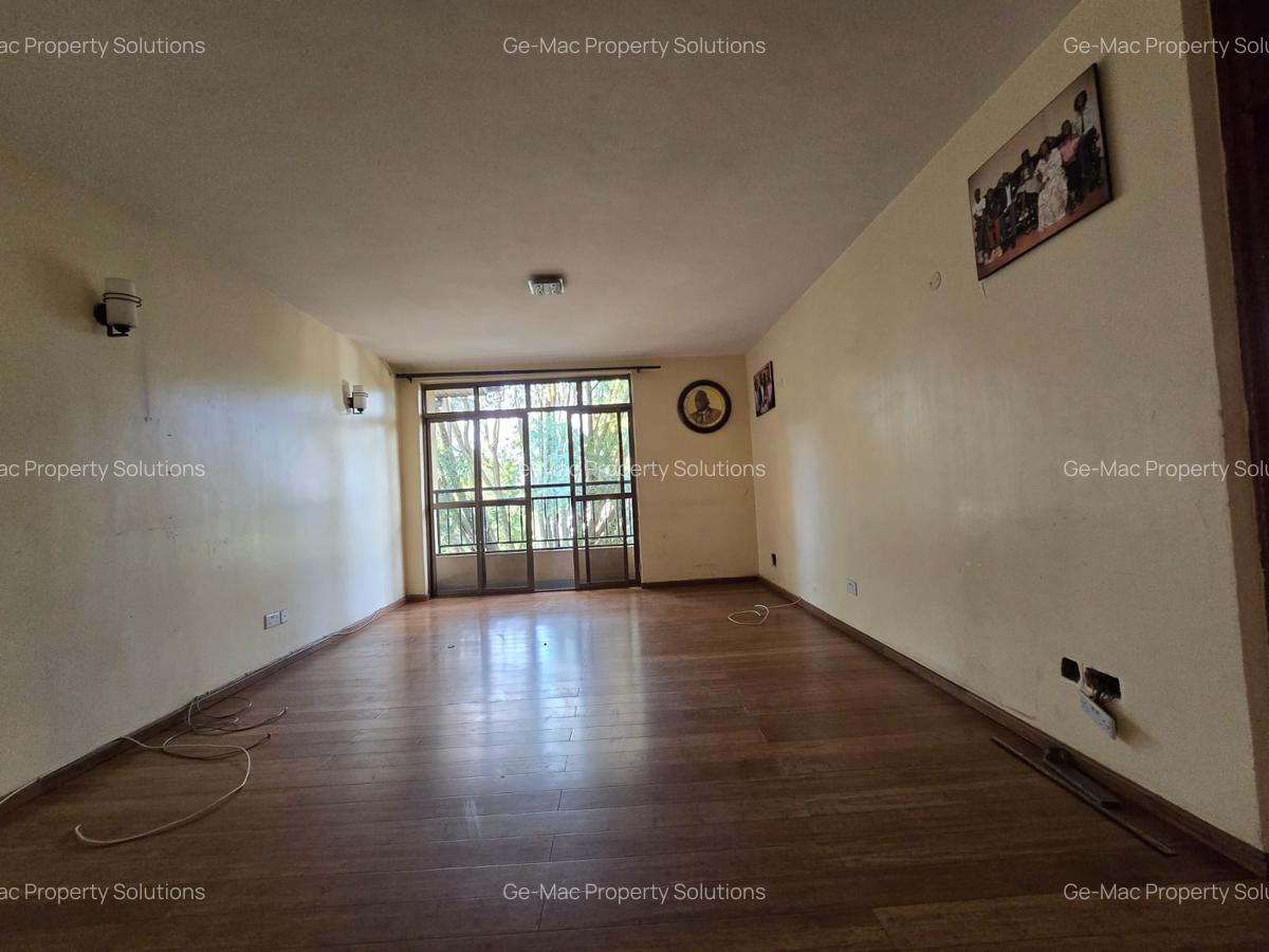 5 Bed House with En Suite in Lavington - 18