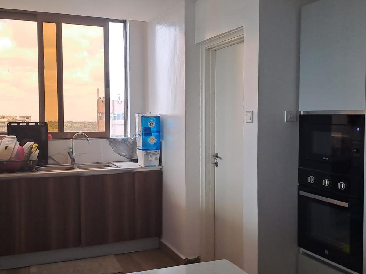 3 Bed Apartment with En Suite at Parklands - 6