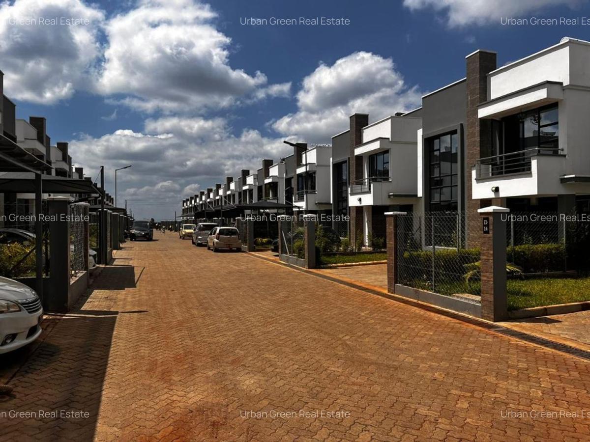 4 Bed Townhouse with En Suite in Kamakis - 1