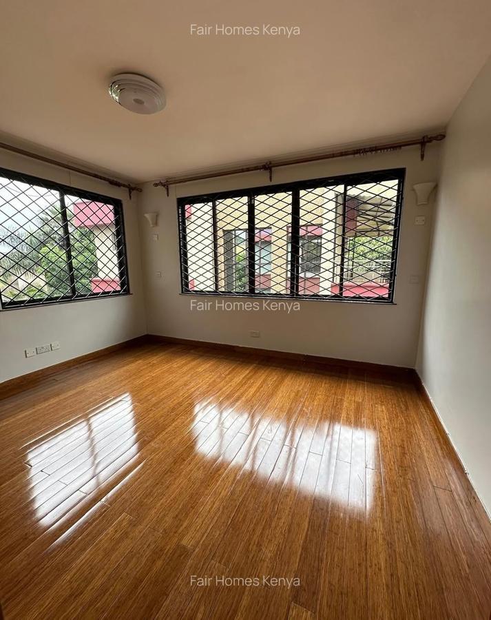 5 Bed Townhouse with En Suite at Lavington Green - 5