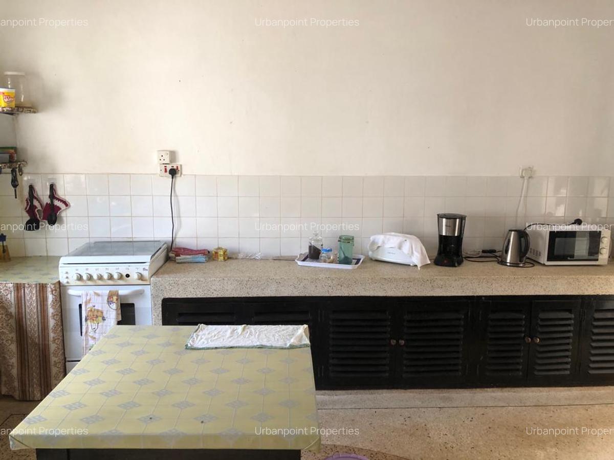 5 Bed Villa with En Suite in Malindi - 12