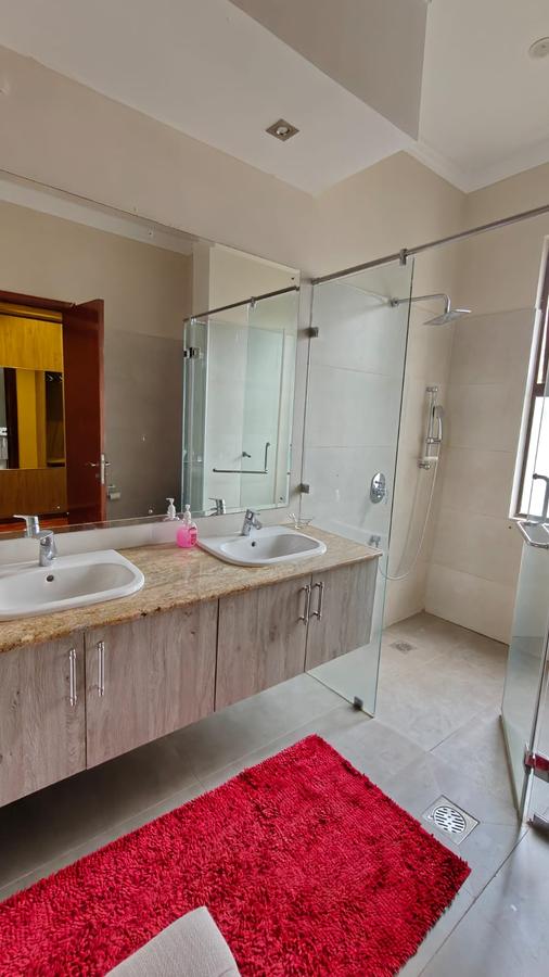 5 Bed House with En Suite in Karen - 3