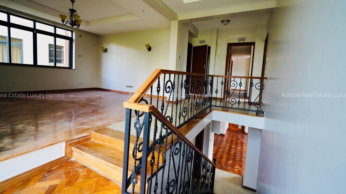 4 Bed Apartment with En Suite at 2026-535 - 5