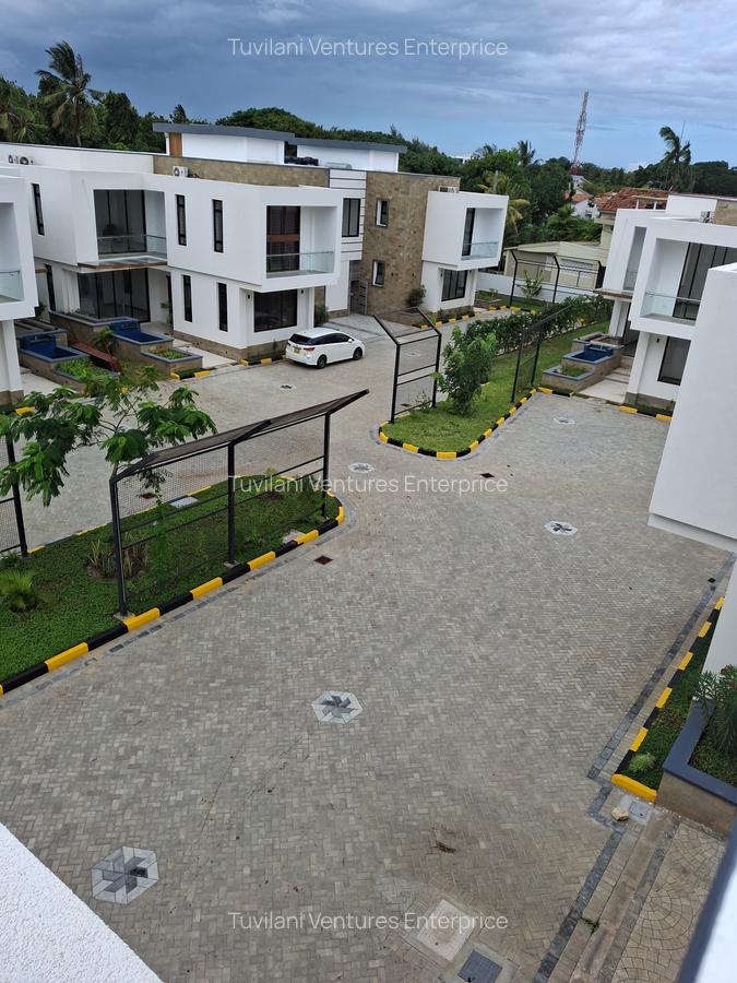 5 Bed Villa with En Suite at Nyali Mombasa - 4