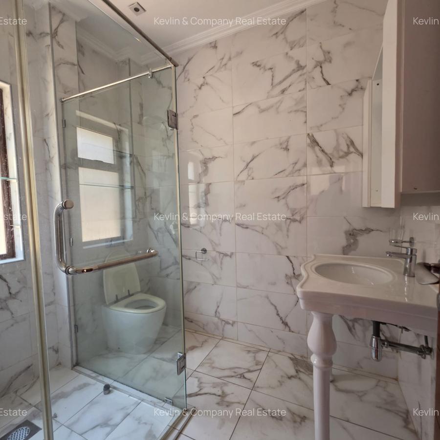 5 Bed Villa with En Suite in Lavington - 11