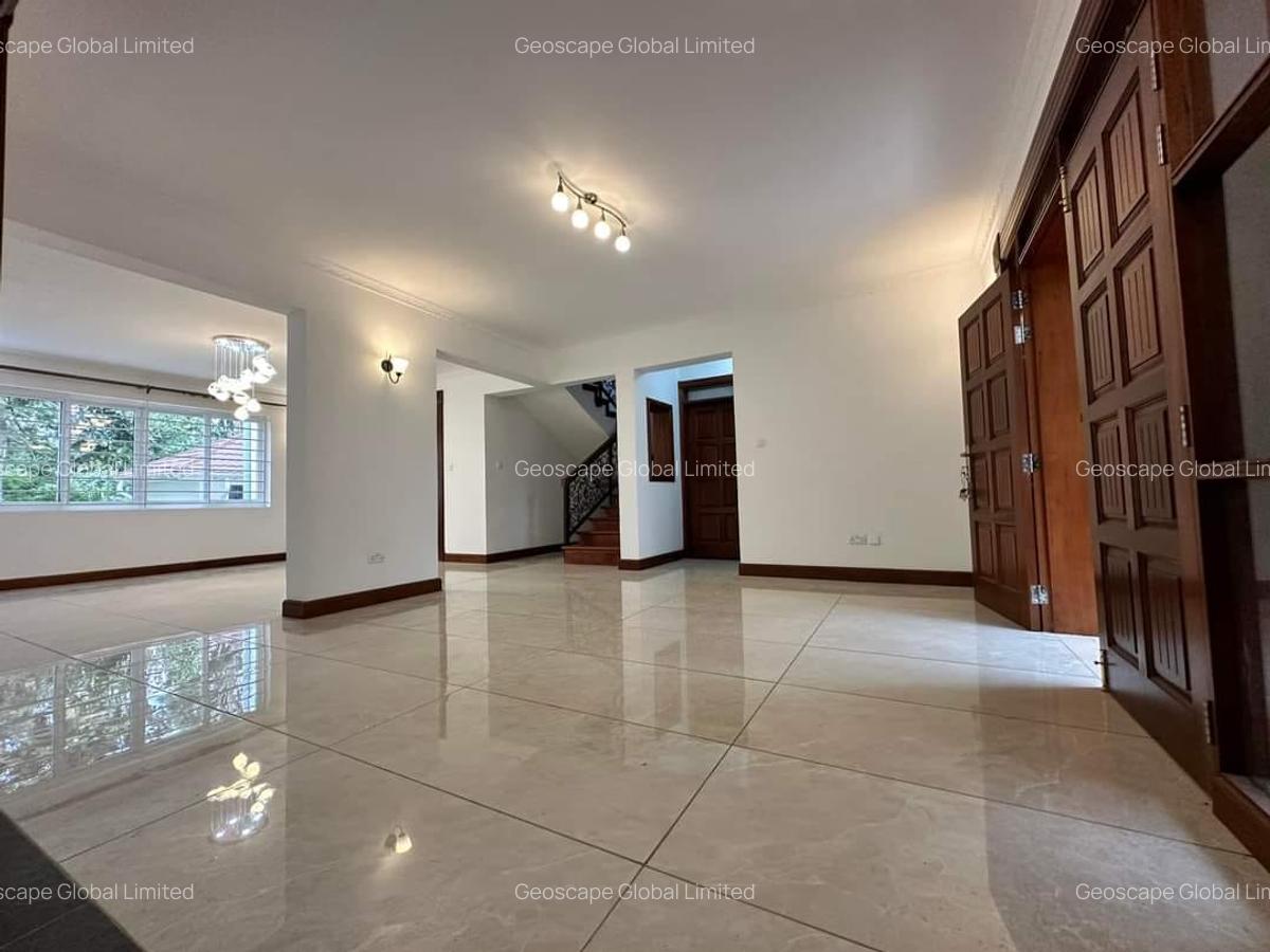5 Bed House with En Suite in Rosslyn - 6