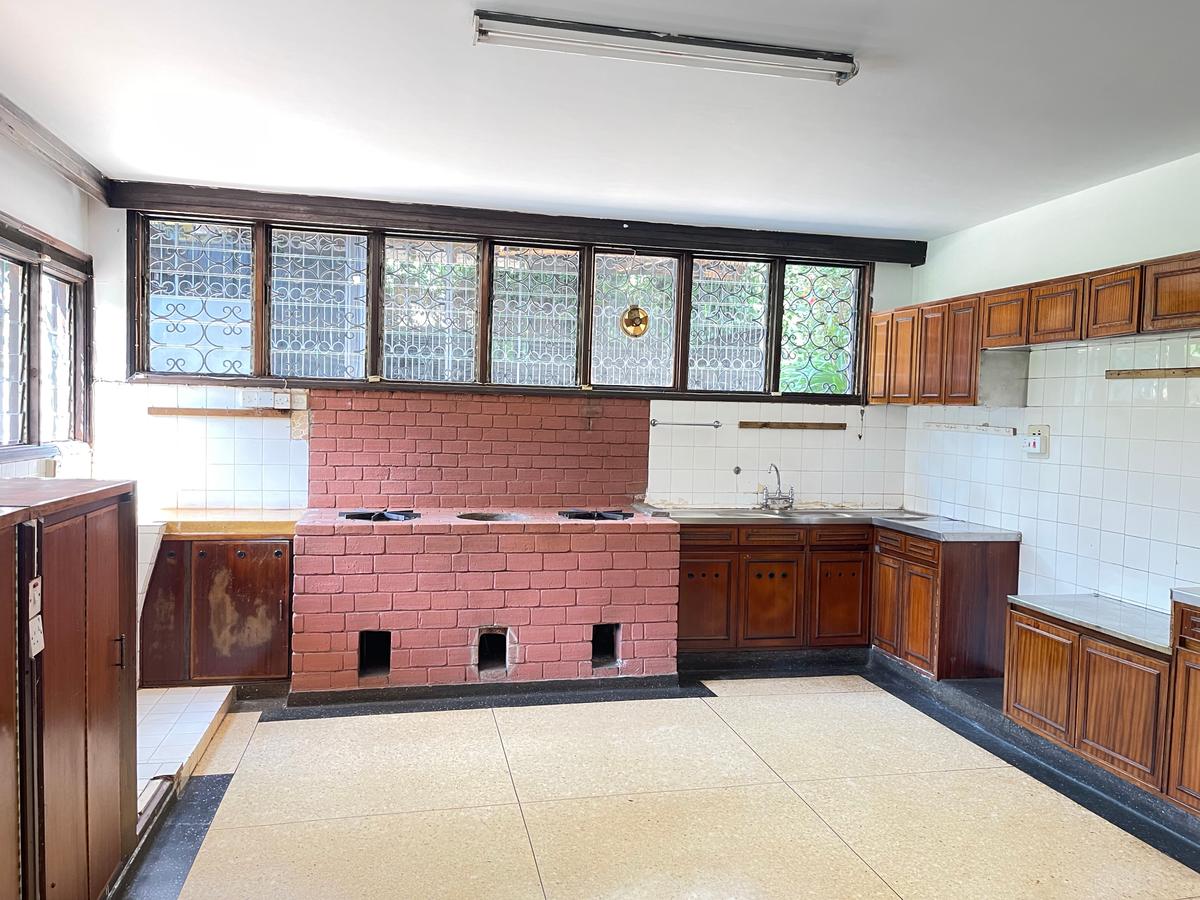 6 Bed House with En Suite in Westlands Area - 10