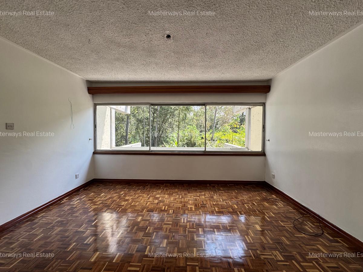 3 Bed Townhouse with En Suite in Lavington - 17